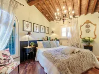 Villa Catia Farmhouse, Three Luxury Bedrooms, a Jacuzzi Pool and a Dream-Like Getaway Experience Hotels in Capannori