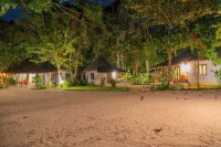 The Tropical Beach Resort Hotel a Bang Bao Bay