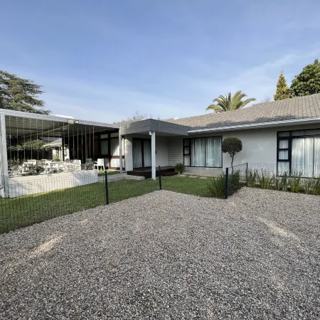 Le'Ciara Luxury Guest House