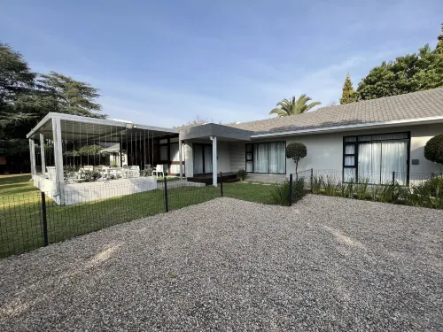 Le'Ciara Luxury Guest House
