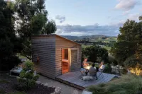 Russell's Cabins Hotels in Leithfield