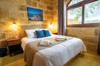 Villa Soldanis Sleeps 12 with Pool - 발코니