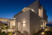 Dia's Blue 8 Bedrooms Seafront Villa