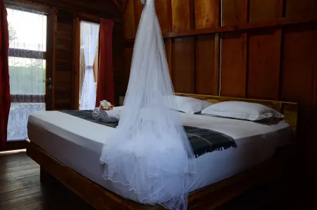 Ekas Garden Bungalow Отели в г. Pemongkong