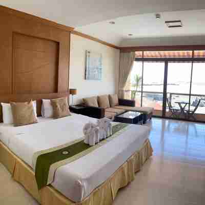拉差海景飯店 Rooms