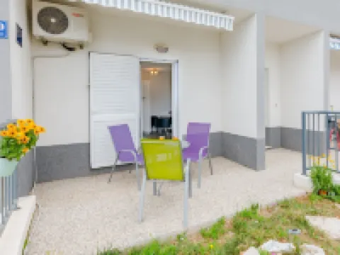 Apartment Anamaris Hotels in Solin