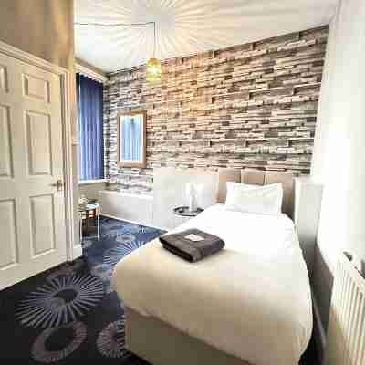 Central Cove Guesthouse Rooms