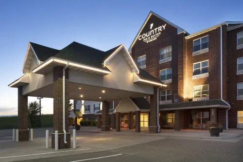 Country Inn & Suites by Radisson, Shoreview-Mounds View, MN - parking