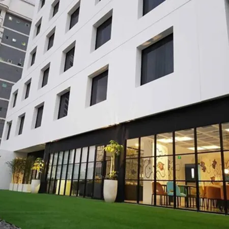 De Braga, Artotel Curated