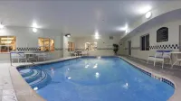 La Quinta Inn & Suites by Wyndham Ankeny IA / Des Moines IA 2402 SE Tones Dr., Ankeny, Io - Pools