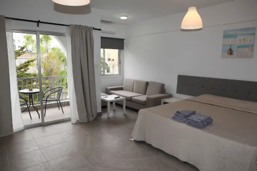 Polyxeni Hotel Apartments - Quầy bar