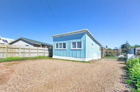 The Little Blue Bach in Oneroa Village by Waiheke Unlimited