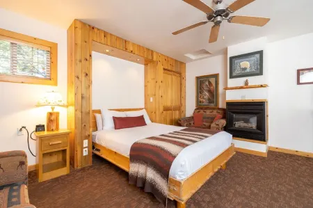 Red Wolf Lakeside Lodge Отели в г. Тахо Виста