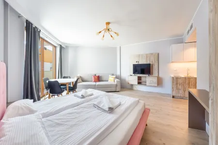 Ves, Sun & Snow Отели рядом с достопримечательностью «Albatros»