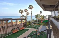 The Seasons Hotel -Studio & Suite - parking