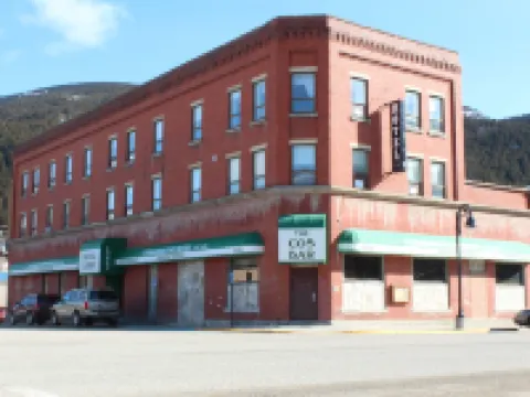 The Cosmopolitan Hotel Hotels in Crowsnest Pass