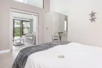 Sixteen Guesthouse on Main