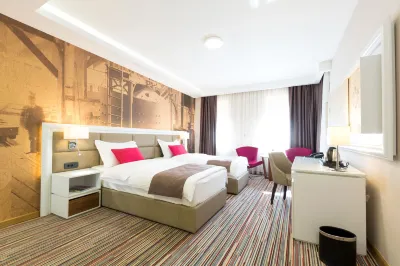 Hotel TESLA - Smart Stay Garni Отели рядом с достопримечательностью «Храм Святого Саввы»