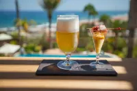 Corallium Dunamar by Lopesan Hotels - Adults Only - bar