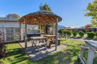 Tasman Holiday Parks - Te Anau Отели рядом с достопримечательностью «Лейк Генри Вьюинг Дек»