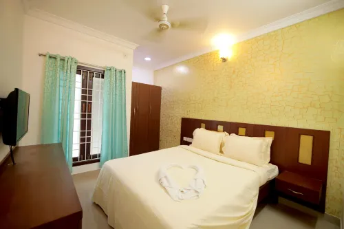 Lee Crysstal Các khách sạn ở Vada Nemmeli