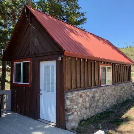 Alexander Lake Lodge