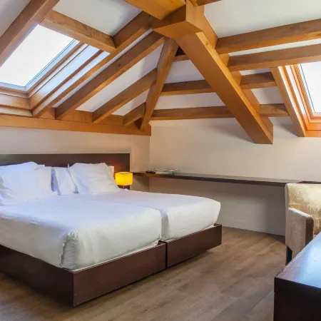 Hotel San Miguel Отели рядом с достопримечательностью «Площадь Галисии»