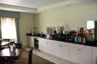 Ambassador Inn & Suites Tuscaloosa - 주차장