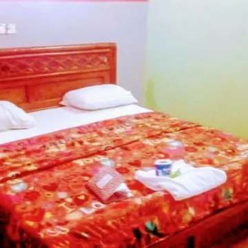 Pride Garden Hotel Hotels near Slave Trade Museum