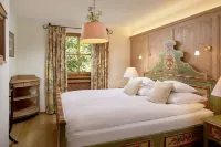 Landsitz Römerhof - Hotel Apartments Hotels in Kitzbuhel