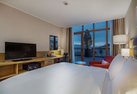 2. 힐튼 가든 인 ..