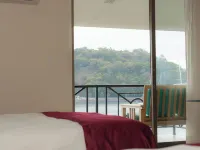 The Beach House Hotels in Ancón