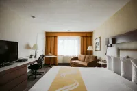 Quality Inn & Suites Hôtels à proximité de : Parc Dupuis