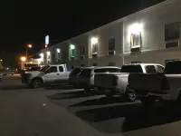 Motel 6 Espanola, NM - parking