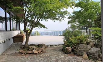 Shomarutoge Garden House