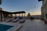 ShoeString Cave Hotel - piscina