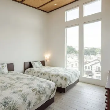 Hale Kotsubo Hotels near Zushi Station