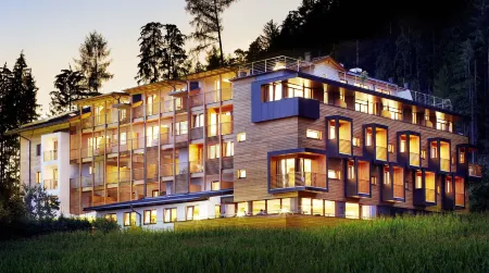 Naturhotel Die Waldruhe Gmbh Отели в г. Chienes