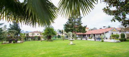 Hotel Casa Reboiro Отели в г. Монфорте-де-Лемос