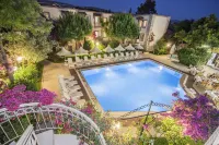 Moonshine Hotel & Suites - Pools