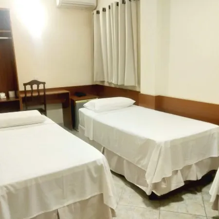 Lelis Hotel