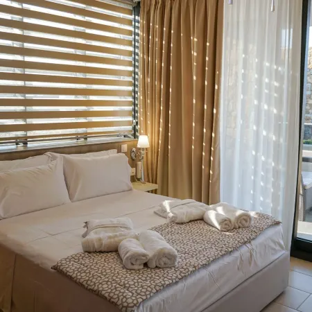 Agnes Deluxe Hotel