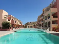 波爾杜索爾公寓酒店 - 泳池