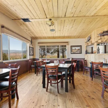 Broken Spur Inn & Steakhouse