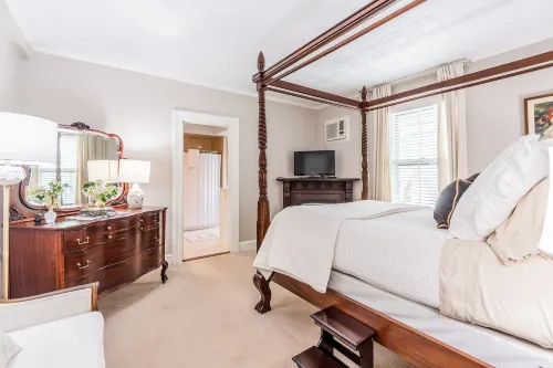 Westbrook Inn B&B Hotels in Madison