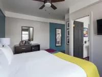 City Suites Hotel Hotels near Lakeview