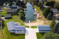 Beachfront 5-bedroom vacation home