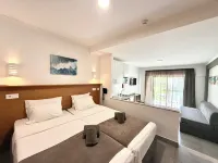 Bayside Salgados Hotels in Guia