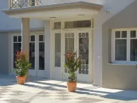 Dialinas Apartments Hotels in Istro