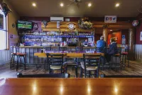 Ninepipes Lodge - Bares